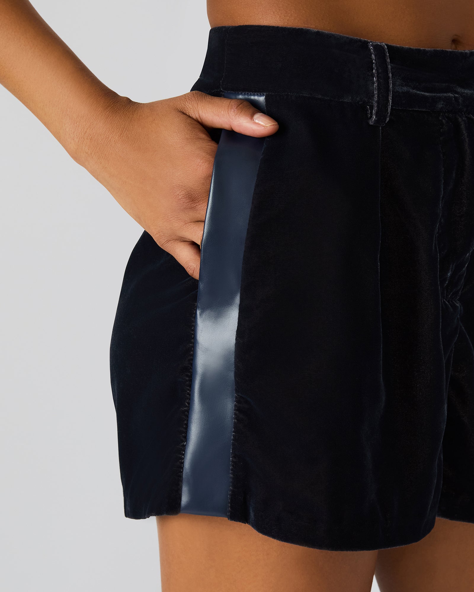 MINNETTA SHORT INDIGO HAZE