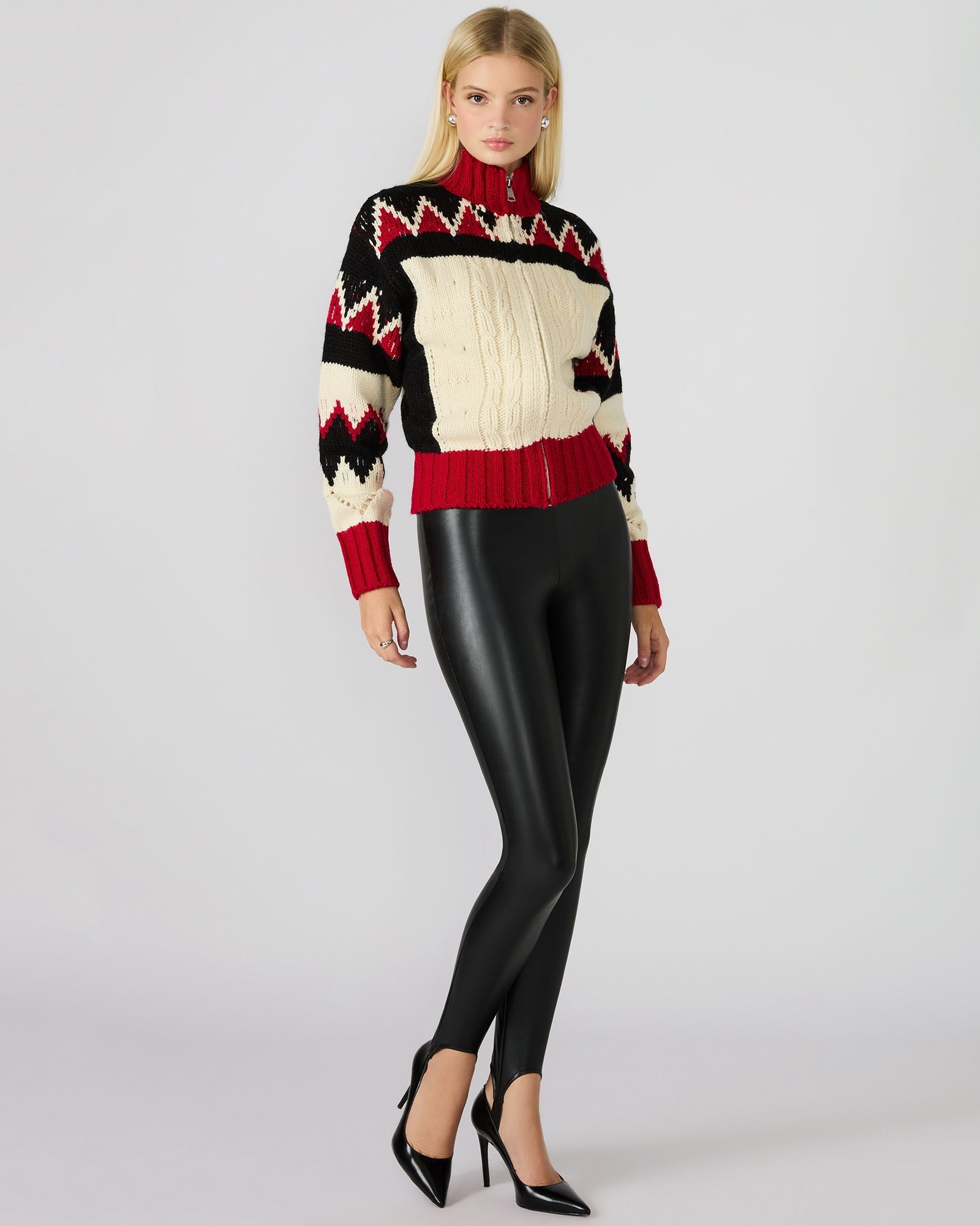 VEGAN LEATHER STIRRUP BLACK